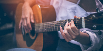 Khóa học guitar cấp tốc dành cho người lớn tại Thủ Đức